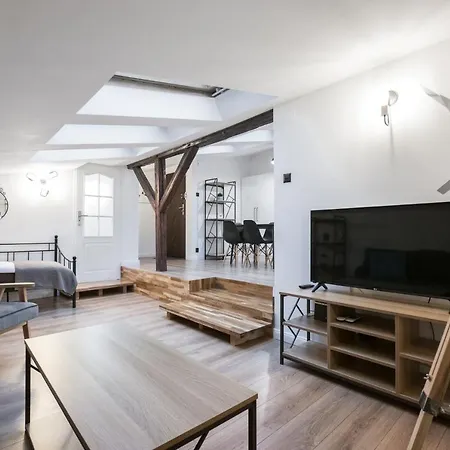 Unique Loft In Old Town Main Square - A/c *