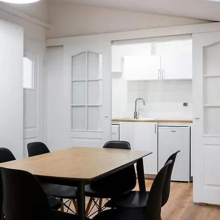 Unique Loft In Old Town Main Square - A/c