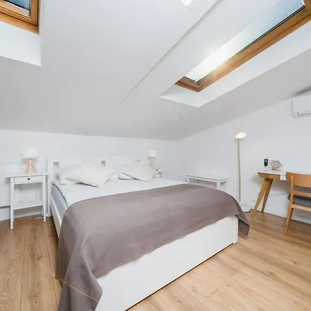 Unique Loft In Old Town Main Square - A/c Διαμέρισμα